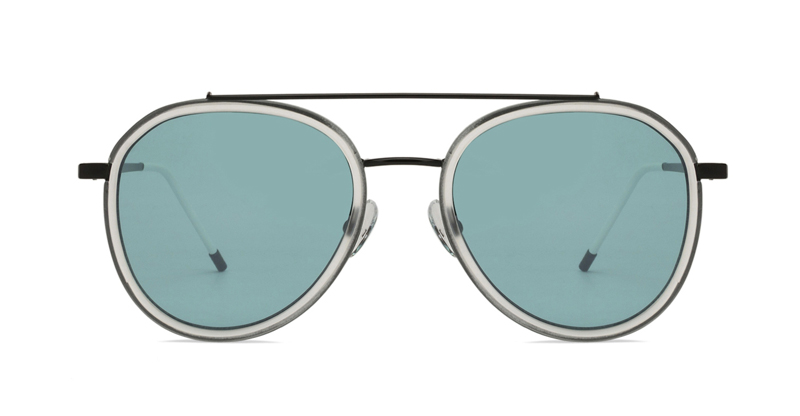 okrągłe, metalowe okulary przeciwsłoneczne z lustrzanym odbiciem